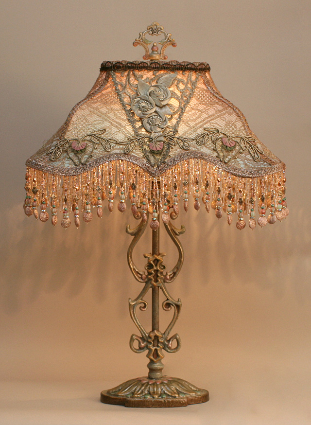 http://www.nightshades.com/images/lamps/1525detail.jpg