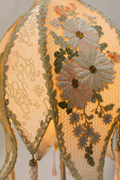 lamp base detail